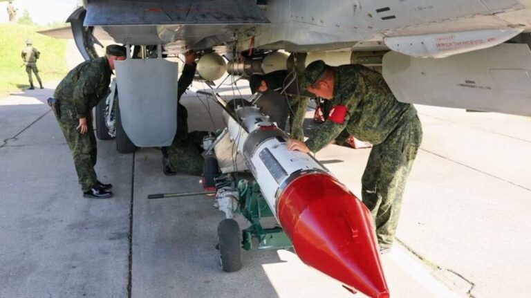 Российская Федерация оснащает свои самолёты новыми ядерными ракетами — данные разведки США