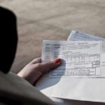 Украинцев за границей обязывают платить за коммунальные долги